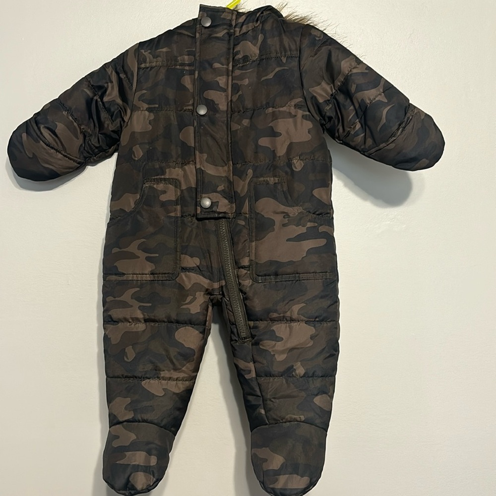 Snow suit